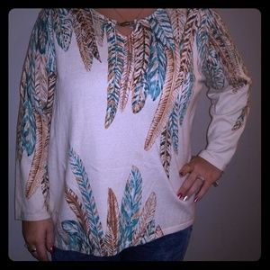 **FEATHER DETAILED SHIRT *